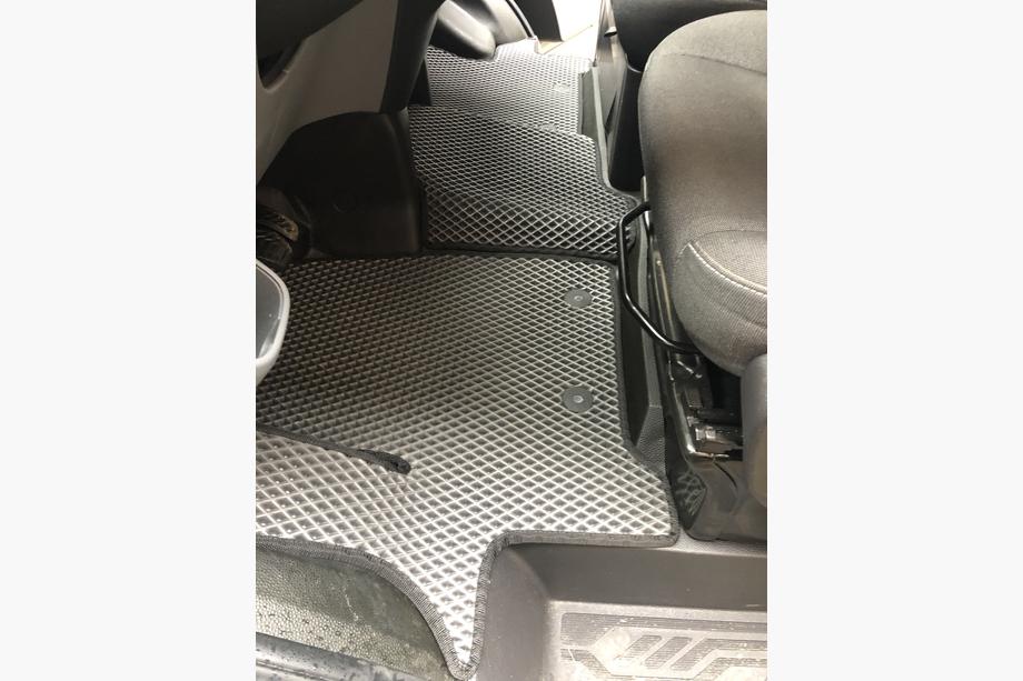 Ford Custom 2013–2022 EVA preproge (spredaj, črne) Image