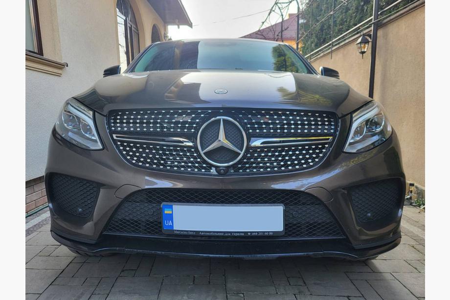 Mercedes GLE kupe C292 2015–2019 Tuning maska hladilnika (Diamond Black) Z mestom za kamero Fotografija 3