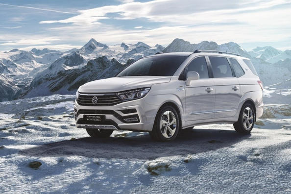 Pregled prenovljenega enoprostorca SsangYong Rodius
