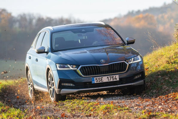 Test terensko usmerjenega karavana Skoda Octavia Scout