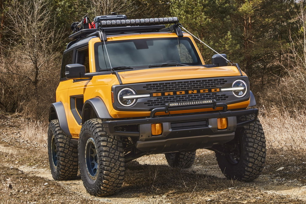 Test trovratnega terenca Ford Bronco