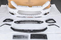 Maserati Quattroporte 2013–2023 Sprednji odbijač z masko hladilnika fotografija 2