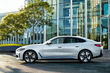 Prva generacija električnega liftbacka BMW i4 fotografija 4