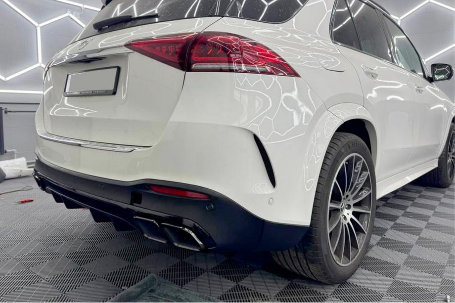Mercedes GLE W167 2018– Zadnji difuzor z izpušnimi nastavki GLE63 Black (2018-2026) Image