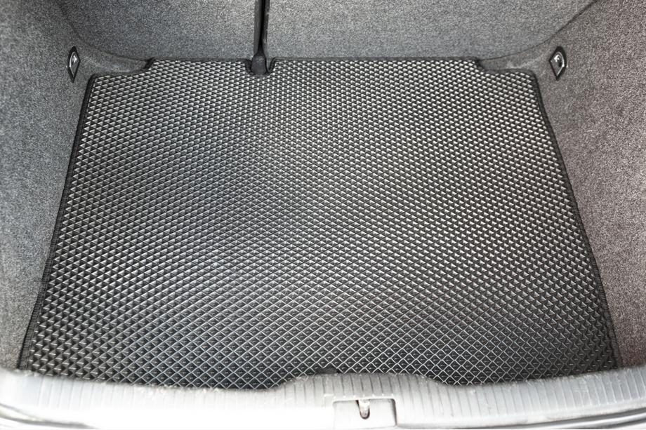 Volkswagen Golf 4 1997–2006 Preproga prtljažnika (HB, EVA, črna) Image