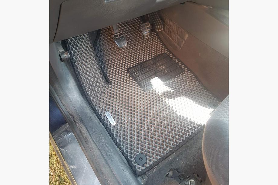 Seat Alhambra 1996–2010 EVA talne preproge (2 vrsti, črne) Fotografija 2
