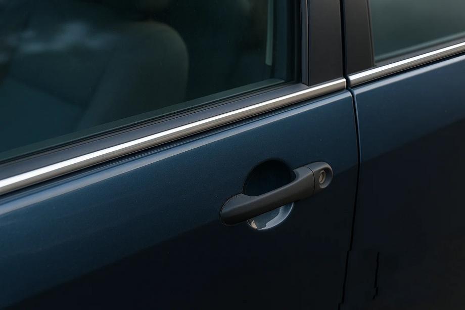 Ford Focus I 1998–2005 Zunanje okrasne letve stekel (4 kosi, nerjavno jeklo) Fotografija 1