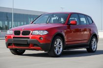BMW X3 E83 2003–2010 Bočne stopnice Maya Red (2 kos, aluminij) fotografija 1