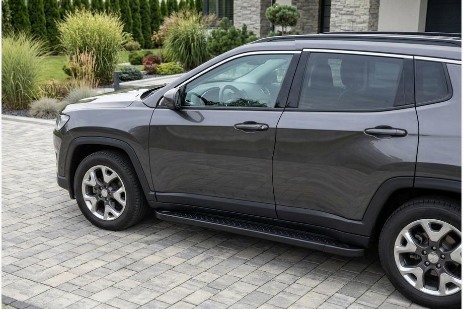 Jeep Compass 2016– Bočne stopnice Allmond Black (2 kosa, aluminij) Image