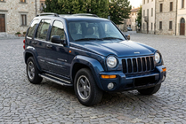Jeep Cherokee/Liberty 2002–2007 Stranske stopnice RedLine (2 kos, aluminij) fotografija 1
