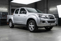 Isuzu D-Max 2011–2019 Stranske stopnice Bosphore Black (2 kos, aluminij) fotografija 1