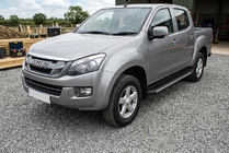 Isuzu D-Max 2011–2019 Stranske stopnice Maya V1 (2 kosa, aluminij) fotografija 1