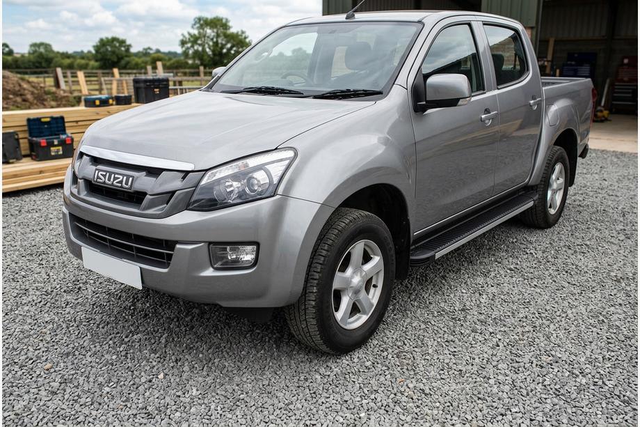 Isuzu D-Max 2011–2019 Stranske stopnice Maya V1 (2 kosa, aluminij) Image
