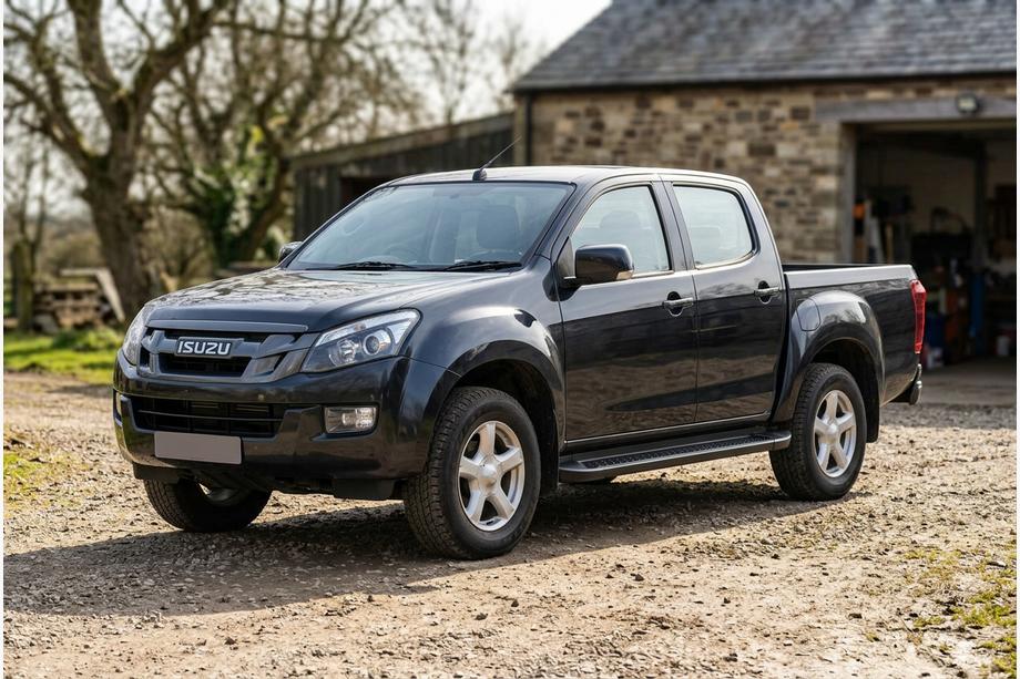 Isuzu D-Max 2011–2019 Bočne stopnice Allmond Black (2 kosa, aluminij) Fotografija 1