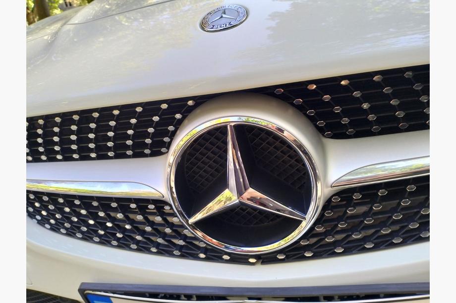 Mercedes GLA X156 2014–2019 Sprednji emblem (18,4 cm) Image