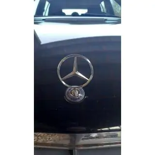 Emblem z namernim križem (z napisom) fotografija 1