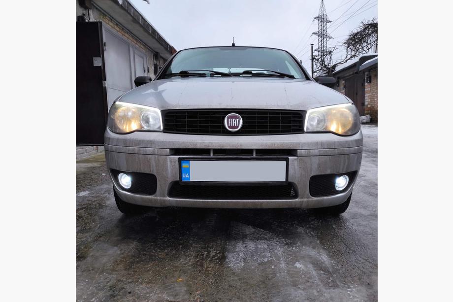 Fiat Albea 2002–2012 Meglenke (z LED žarnico) Fotografija 4
