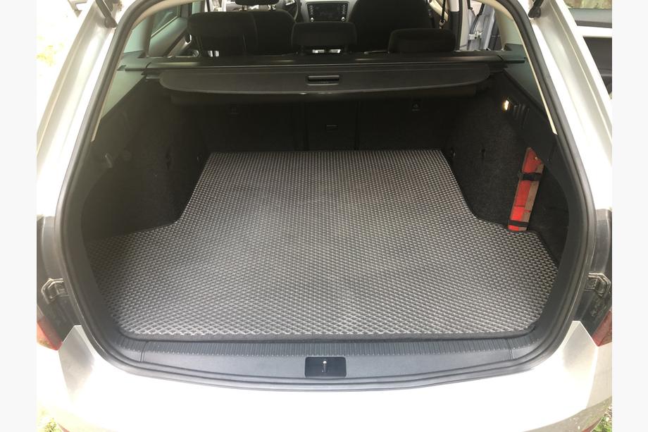 Skoda Octavia III A7 2013–2019 Preproga za prtljažnik SW V-4 (EVA, črna) Image