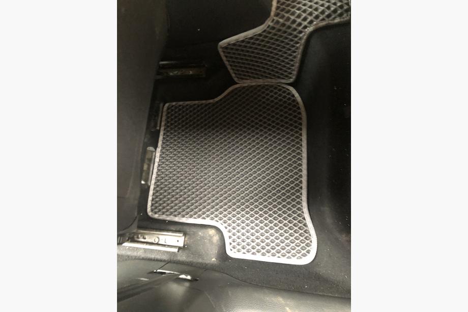 Volkswagen Golf 6 2008–2014 EVA avtomobilske preproge (črne) Fotografija 12