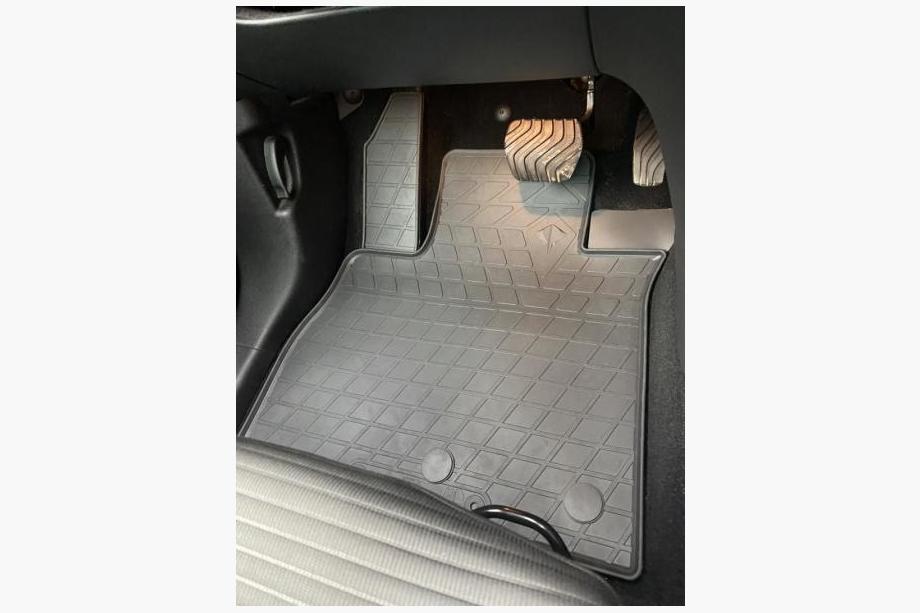Renault Scenic/Grand 2016–2025 Gumijasti tepihi za notranjost Stingray (4 kosi) Image