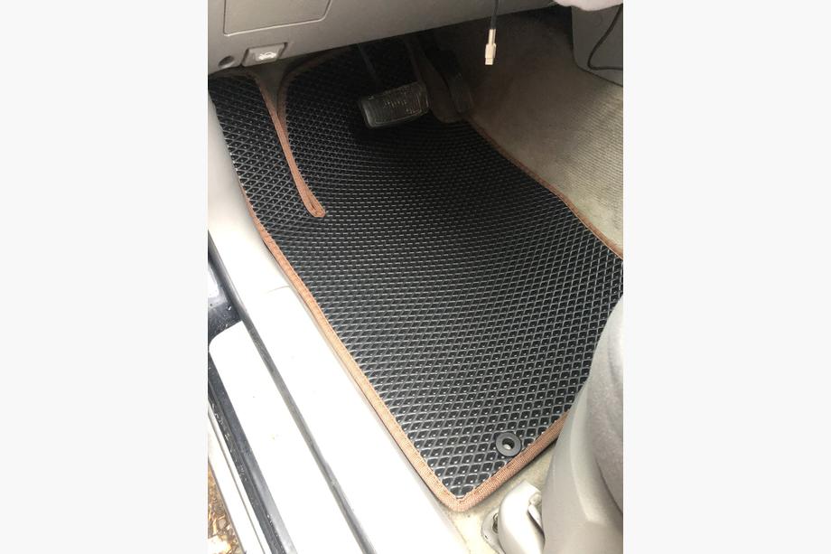 Kia Sorento I BL 2002–2009 EVA avtomobilske preproge (črne) Image