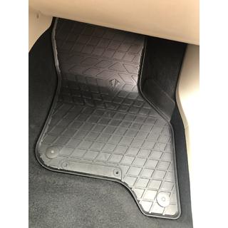 Gumijasti tepihi za E-Golf (4 kosi, Stingray Premium) Volkswagen Golf 7/E-Golf 2012–2020 fotografija 2