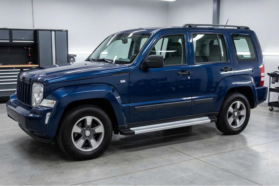 Jeep Cherokee/Liberty 2007–2013 Bočne stopnice Maya V2 (2 kos, aluminij) Image