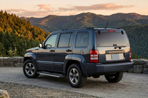 Jeep Cherokee/Liberty 2007–2013 Stranske stopnice RedLine (2 kos, aluminij) fotografija 1