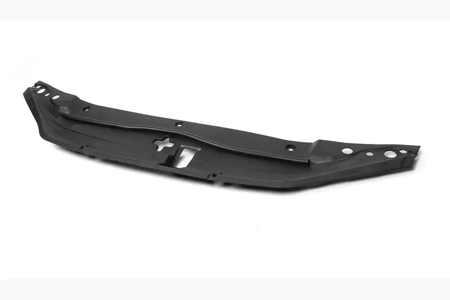 Toyota Land Cruiser 200 2007–2021 Plastični panel pod intercoolerjem za bencinske motorje Image
