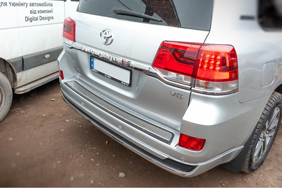 Toyota Land Cruiser 200 2007–2021 Vstavek za zadnji odbijač 2016+ (ABS + nerjaveče jeklo) Fotografija 3