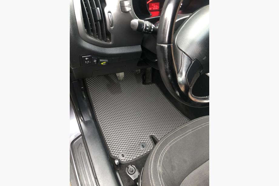 Kia Sportage 2010–2015 EVA V2 avtomobilski tepihi (črni) Image