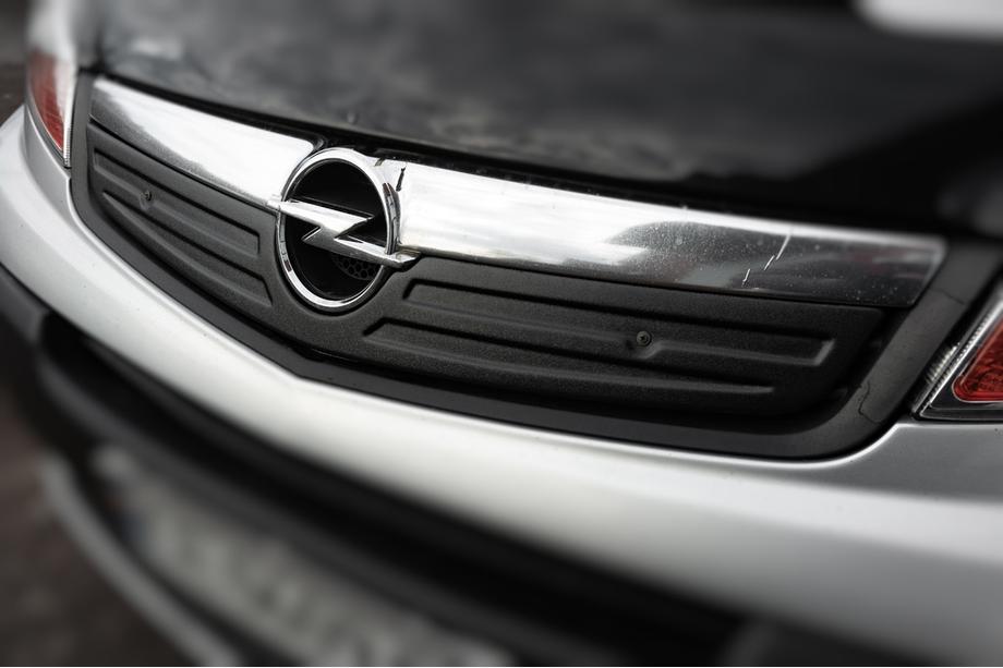 Opel Vivaro 2001–2015 Zimska obloga za masko hladilnika 2007-2015 (V2, zgornja) Mat Image