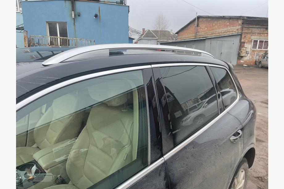 Volkswagen Touareg 2010–2018 OEM strešne sani (2 kosa) Image