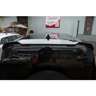 Spojler V1 (črn) Land Rover Defender 2019– fotografija 2