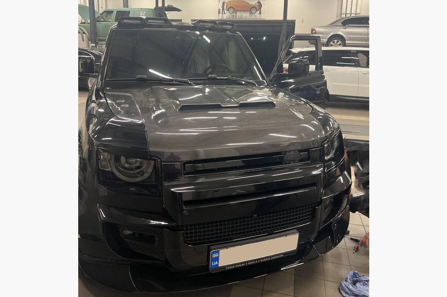 Land Rover Defender 2019– Karbonski pokrov motorja (pravi karbon) Image