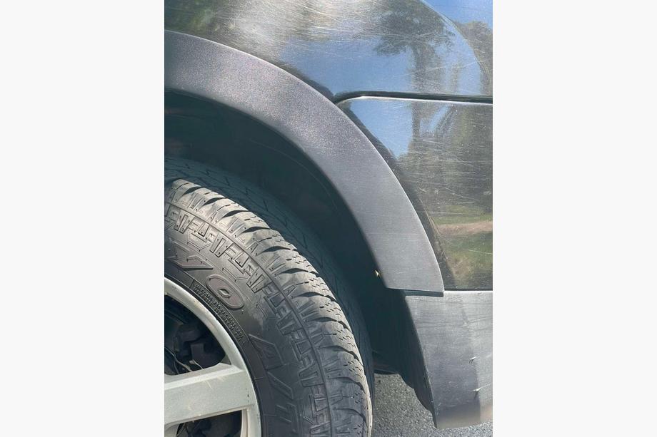 Dacia Duster 2008–2018 Obrobe kolotekov (4 kosi, črne ABS) Fotografija 7