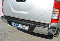 Nissan Navara/NP300 2016– Nerjaveča zaščitna letvica roba prtljažnika fotografija 1