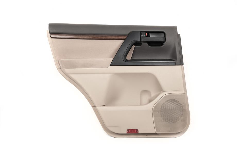 Toyota Land Cruiser 200 2007–2021 Restyling obloga vrat (1 kos) Image