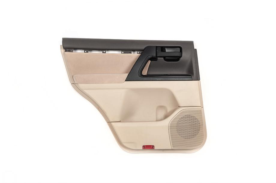 Toyota Land Cruiser 200 2007–2021 Obloga vrat brez lesenega vložka (1 kos) Image