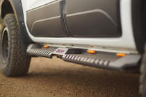 Isuzu D-Max 2002–2011 Stranske stopnice Dakar V2 z LED (2 kosa, kovina) fotografija 3