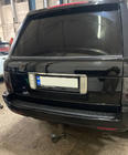 Range Rover III L322 2002–2012 Kromirana letvica nad registrsko tablico (nerjavno jeklo) fotografija 2