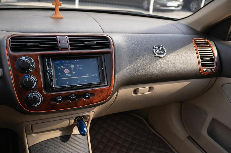 Honda Civic Sedan VII 2001–2006 Dekor za armaturno ploščo Titan Image