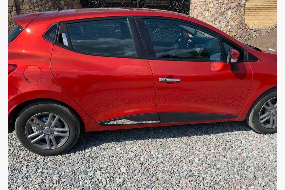 Renault Clio IV 2012–2019 Kromirane letvice zadnjih vrat Image