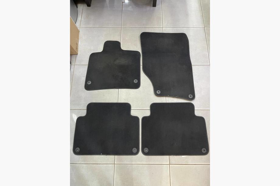 Audi Q7 2005–2015 Tekstilne preproge (original) rabljene Image
