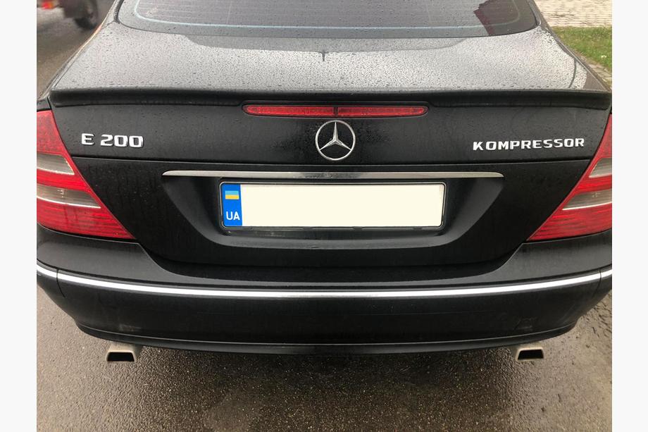 Mercedes E-class W211 2002–2009 Zadnji emblem Fotografija 2