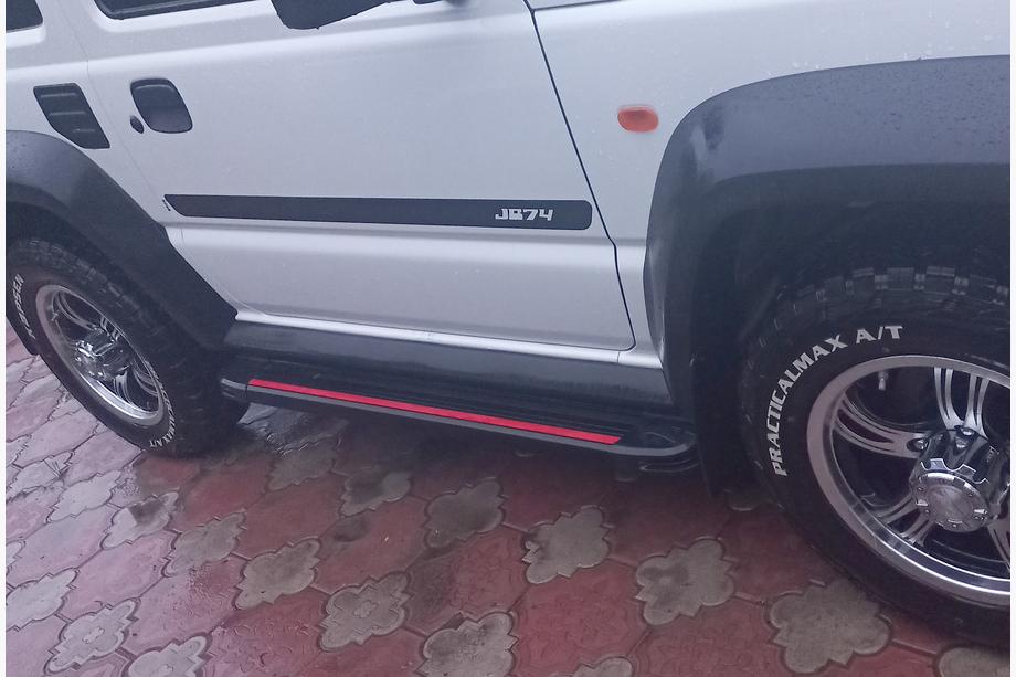 Suzuki Jimny 2018– Bočne stopnice Maya Red (2 kos, aluminij) Image