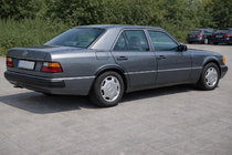 Mercedes E-class W124 1984–1997 Obrobe kolotekov 1989-1995 (4 kosi, črne, ABS plastika) fotografija 3