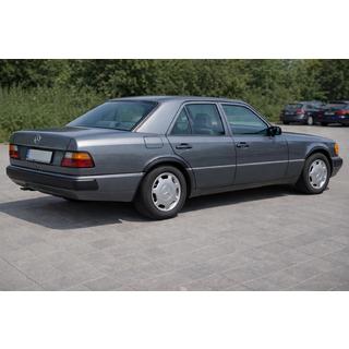 Obrobe kolotekov 1989-1995 (4 kosi, črne, ABS plastika) fotografija 3