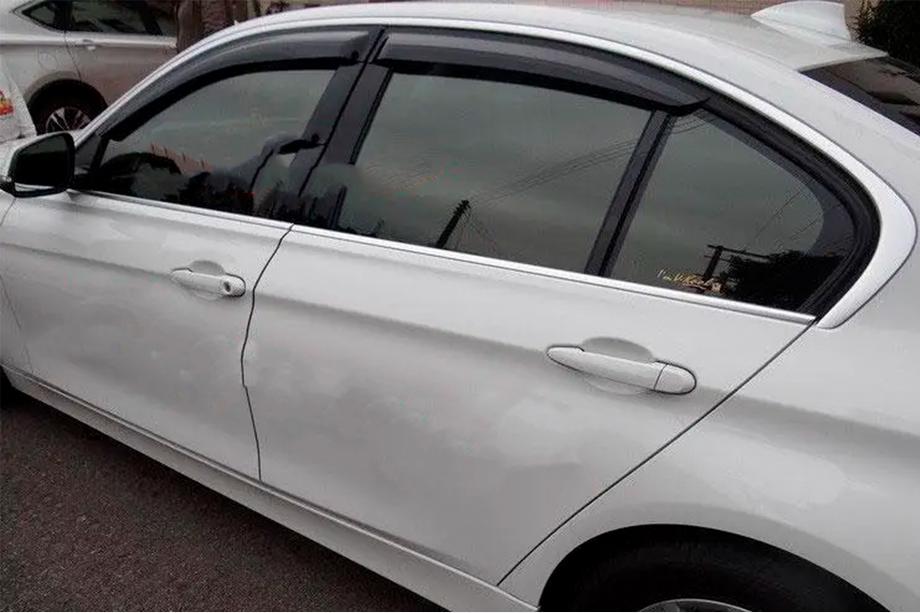 BMW serija 3 F30/F31 2012–2019 Deflektorji oken SD (4 kosi, HIC) Image