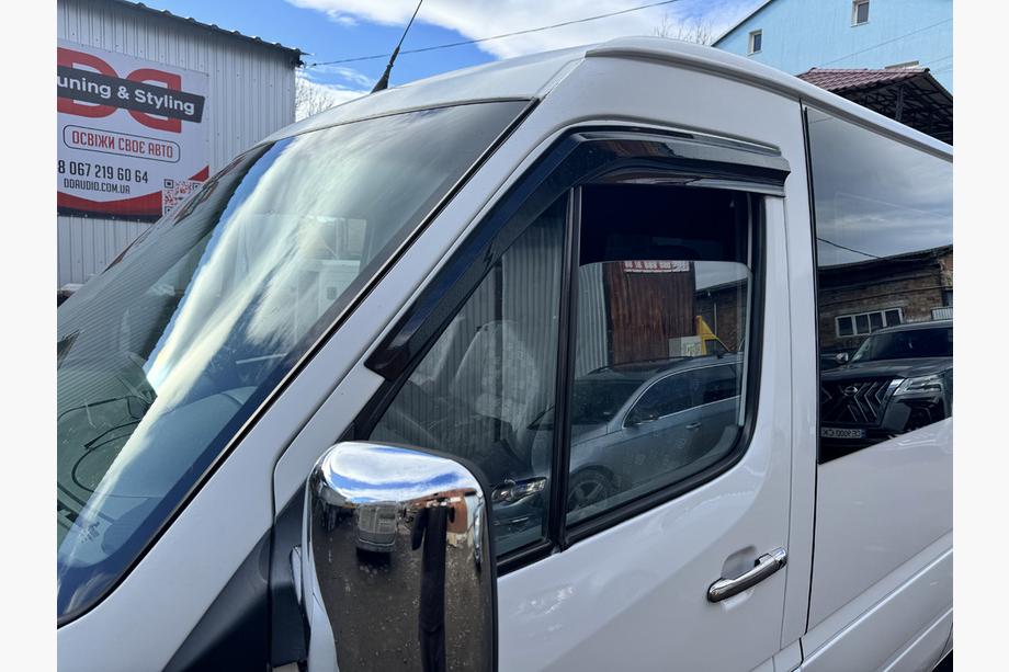Mercedes Sprinter W901/902/903/904/905 1995–2006 Vetrni deflektorji oken (2 kos, Sunplex Sport) Fotografija 3